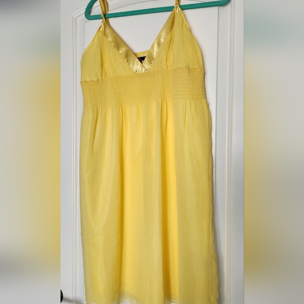 Forever 21 Light Yellow V-Neck Dress